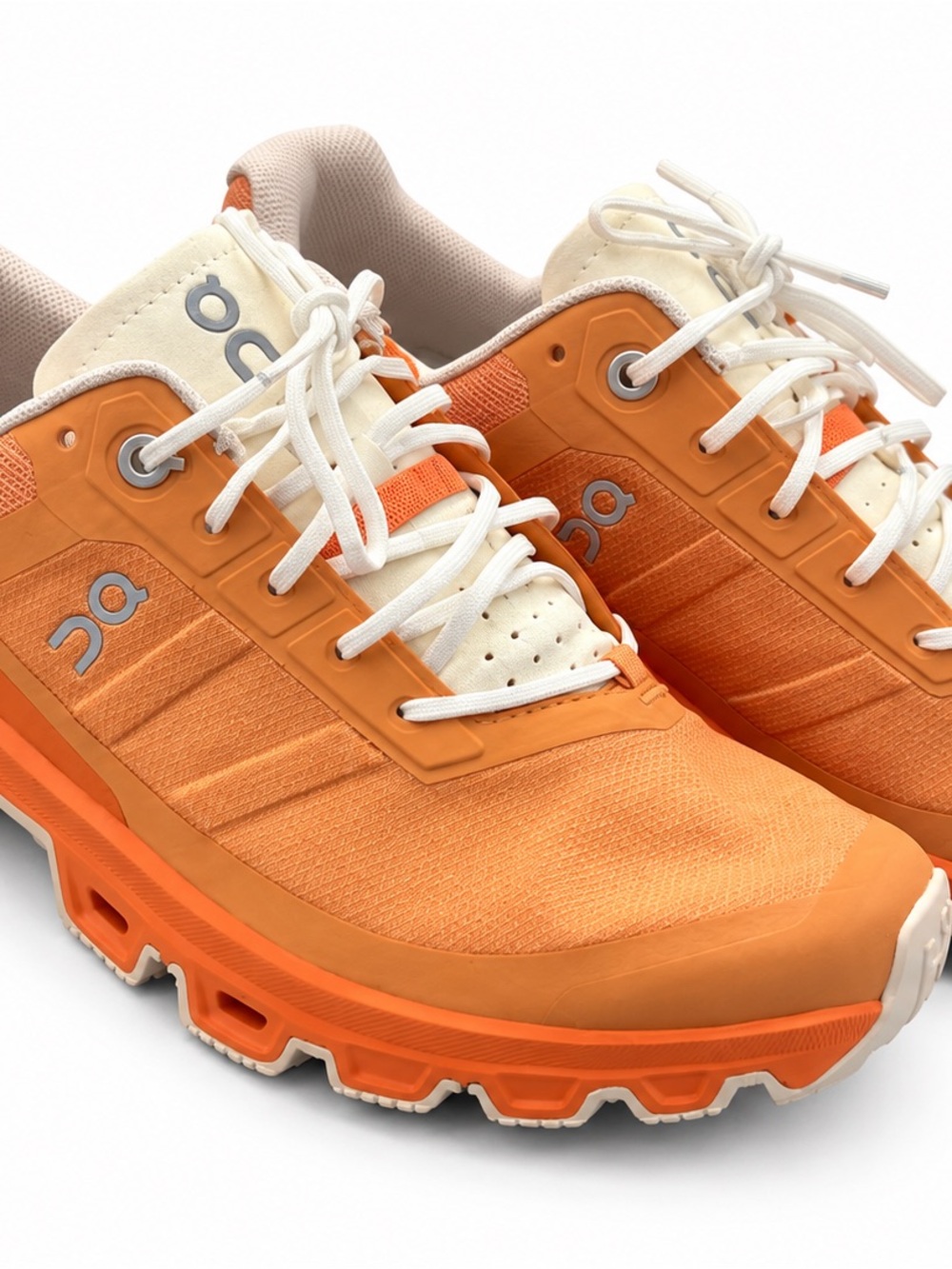 On Cloudventure Women’s Size 9 Orange Peach Trail Running Shoes